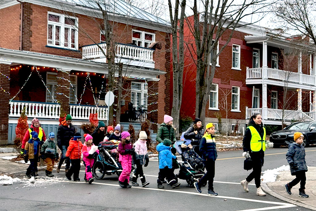 Le Trottibus de l’Institut Saint Joseph, à Québec, en route vers l’école - Crédit photo : page Facebook de l’Institut